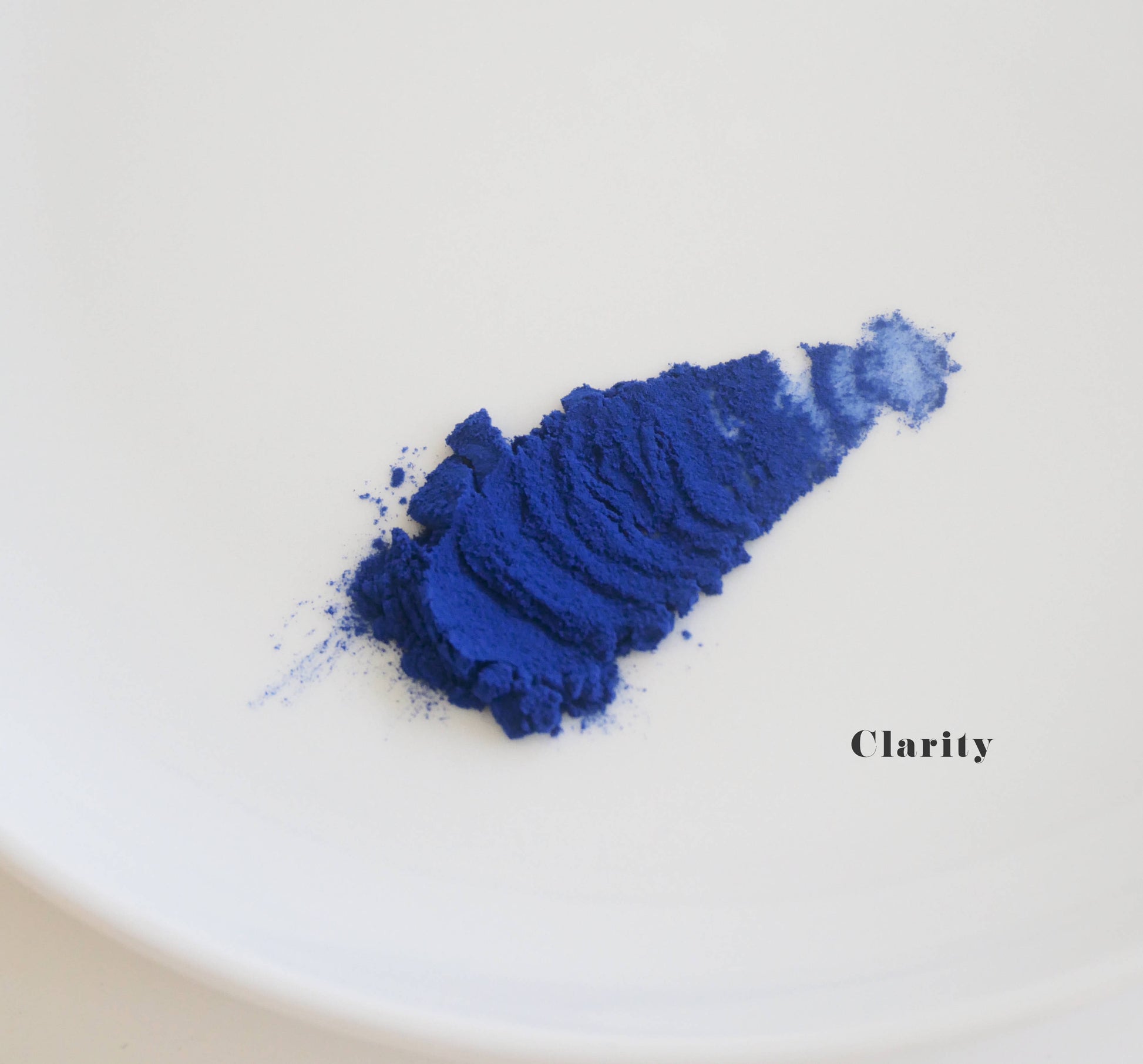 Blue spirulina powder closeup.jpg